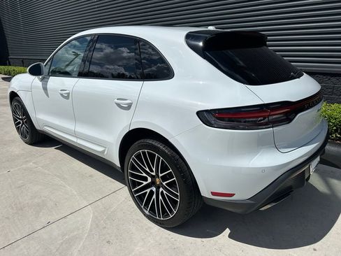 Certified 2023 Porsche Macan image 3