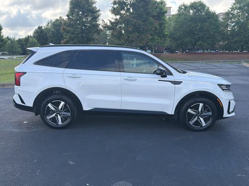 Used 2022 Kia Sorento EX w/ Panoramic Sunroof Package FWD image 10