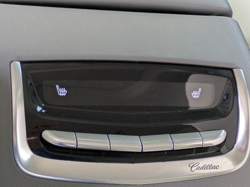 Used 2023 Cadillac XT6 Premium Luxury w/ Technology Package FWD image 20