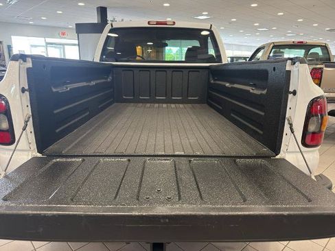 Used 2004 GMC Sierra 1500 SLE w/ Light Duty Power Package AWD/4WD image 8