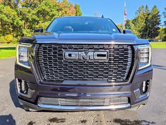 Used 2023 GMC Yukon XL Denali Ultimate w/ LPO, Floor Liner Package AWD/4WD image 2