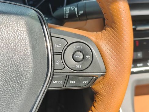 Used 2021 Toyota Avalon Limited w/ Advanced Safety Package image 17