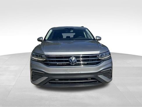 Used 2022 Volkswagen Tiguan SE image 8