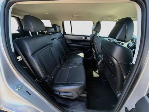 Used 2025 Hyundai Santa Fe SEL AWD/4WD image 33