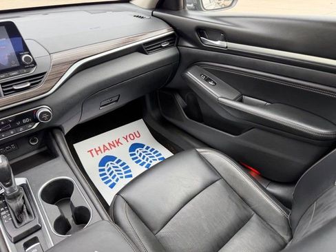 Used 2019 Nissan Altima 2.5 Platinum image 16