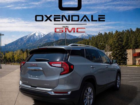 Used 2024 GMC Terrain SLT AWD/4WD image 7