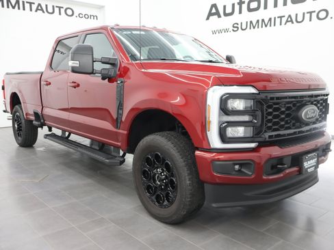 Used 2025 Ford F250 XLT w/ Black Appearance Package AWD/4WD image 2