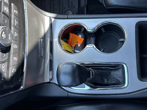 Used 2021 Jeep Grand Cherokee Laredo X image 20