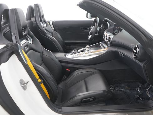 Used 2019 Mercedes-Benz AMG GT Roadster image 12