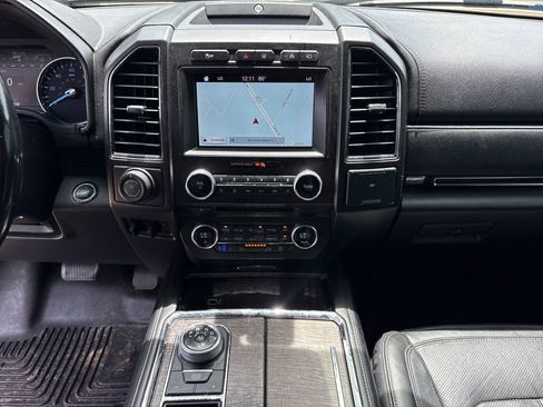 Used 2018 Ford Expedition Limited w/ Equipment Group 302A RWD image 23