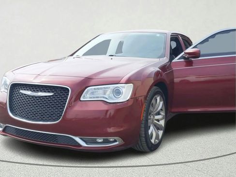 Used 2019 Chrysler 300 Touring L w/ Quick Order Package 22F image 10