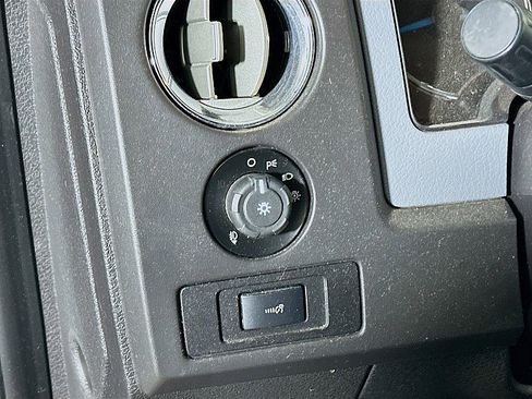 Used 2014 Ford F150 XLT w/ Equipment Group 302A Luxury image 10