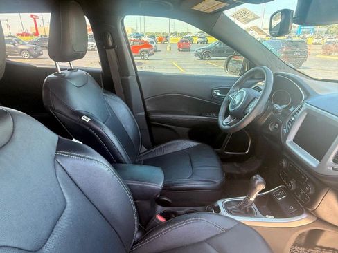 Used 2021 Jeep Compass Latitude FWD image 7