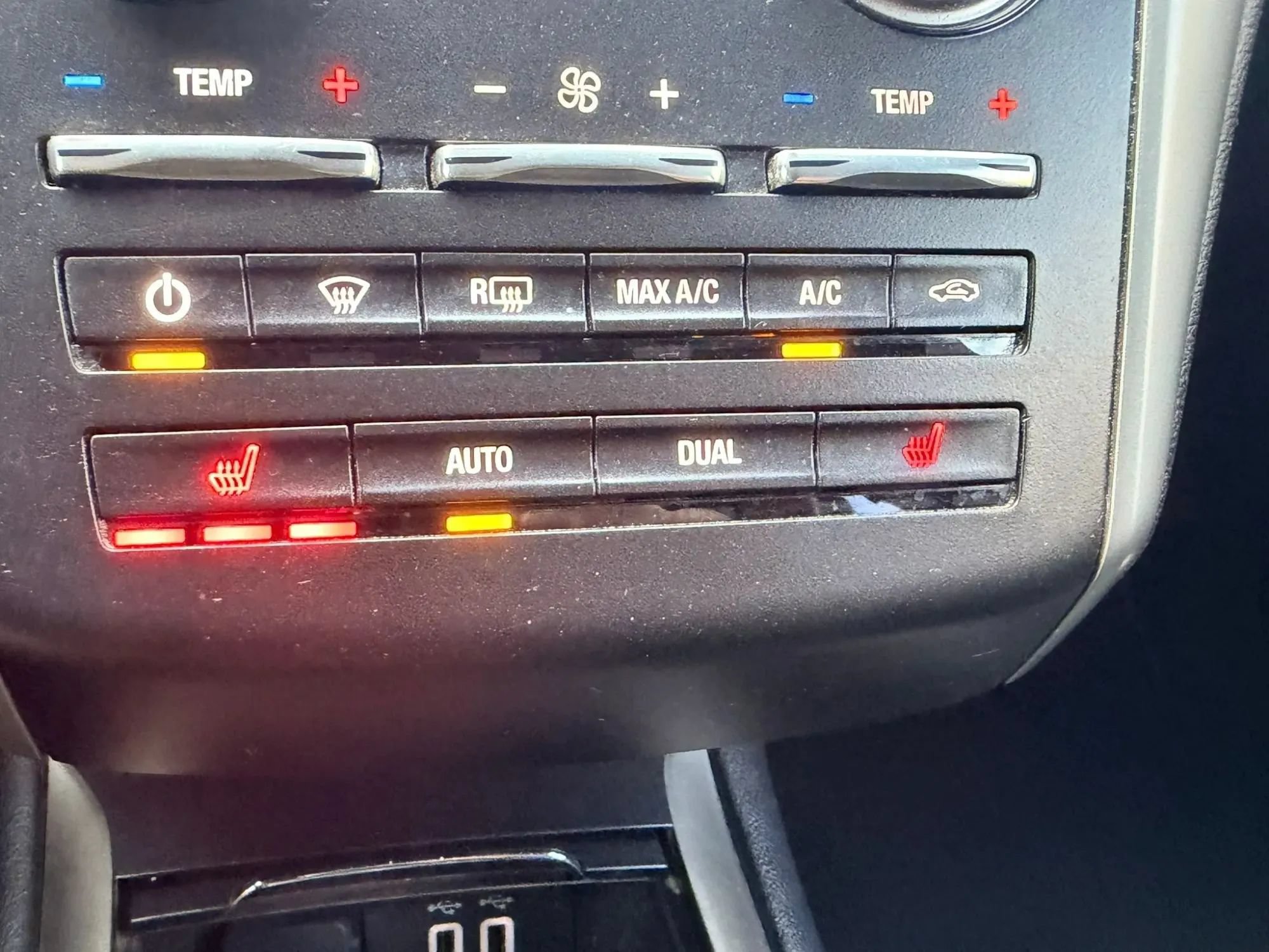 Used 2019 Lincoln MKC Premiere FWD image 16