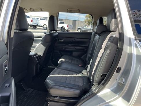 Used 2020 Mitsubishi Outlander SE image 33