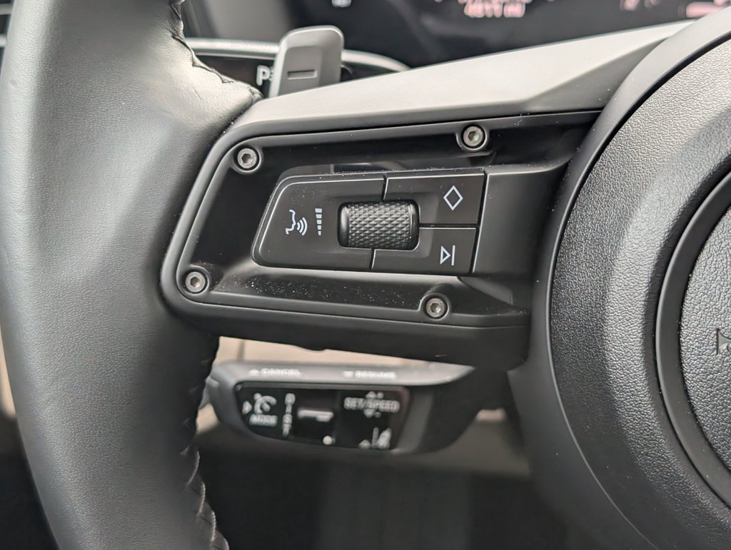 Certified 2025 Porsche Panamera RWD image 23