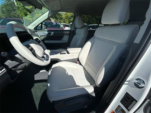 New 2026 Hyundai Santa Fe SE image 8