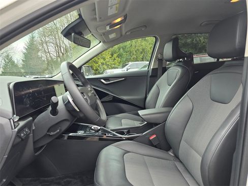 Used 2023 Kia Niro Wind image 2