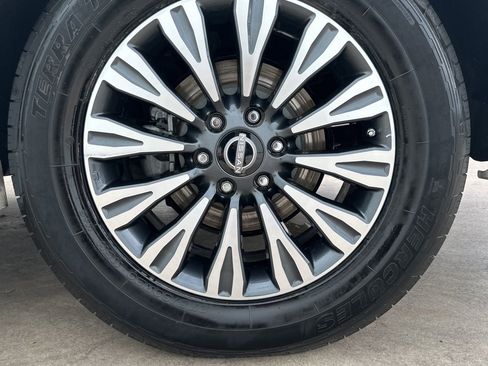 Used 2022 Nissan Armada SL w/ Midnight Edition Package image 24