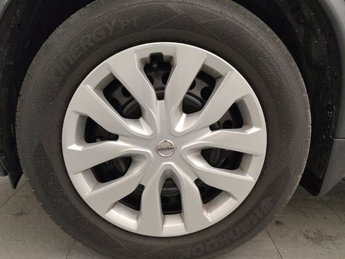 Used 2017 Nissan Rogue S image 31