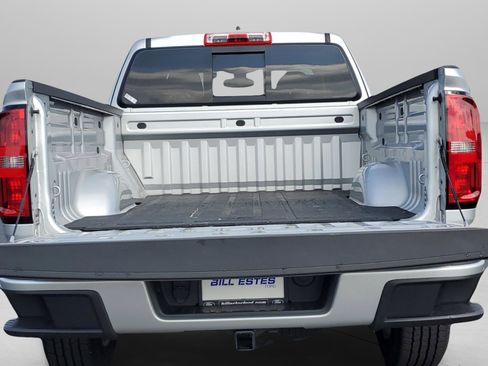 Used 2017 Chevrolet Colorado LT w/ LT Convenience Package RWD image 7