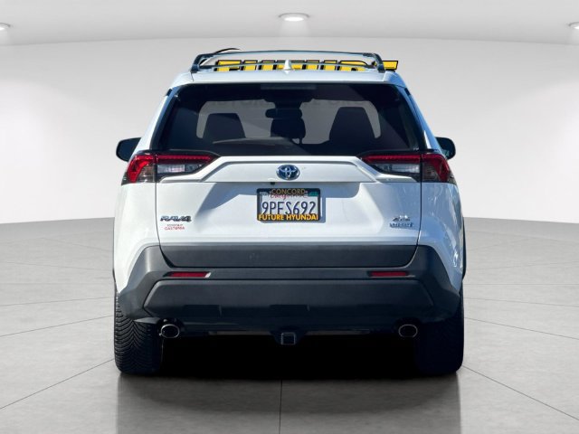 Used 2021 Toyota RAV4 XLE AWD/4WD image 4