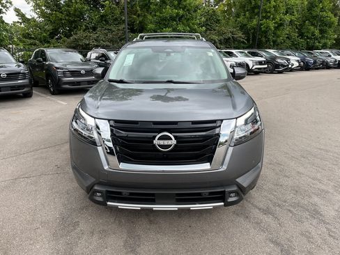 Used 2023 Nissan Pathfinder SL w/ Cargo Package FWD image 8