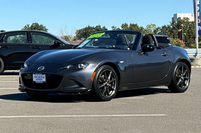 Used 2016 MAZDA MX-5 Miata Club RWD image 9