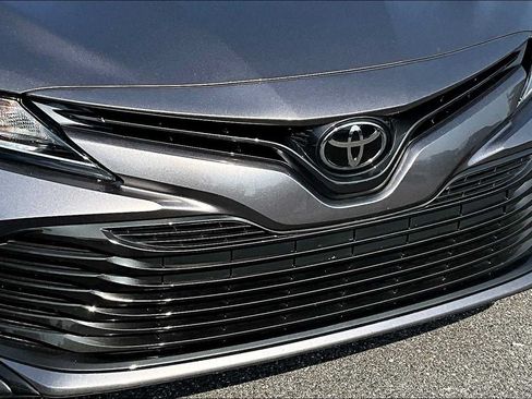 Used 2019 Toyota Camry LE FWD image 27