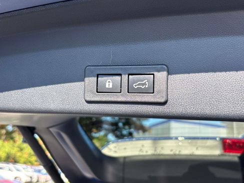Used 2021 Subaru Ascent Touring image 16