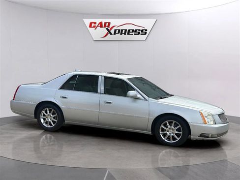 Used 2011 Cadillac DTS Luxury image 5