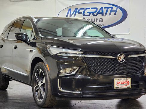 Used 2022 Buick Enclave Essence w/ Experience Buick Package image 2