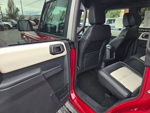 New 2026 Ford Bronco Outer Banks w/ Sasquatch Package AWD/4WD image 10