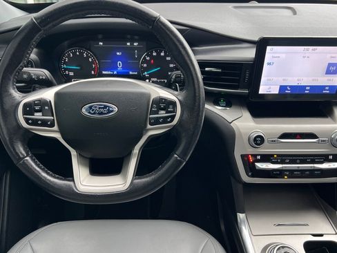 Used 2021 Ford Explorer XLT w/ Equipment Group 202A image 11