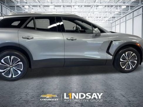 Used 2025 Chevrolet Blazer EV LT w/ Super Cruise Package AWD/4WD image 4