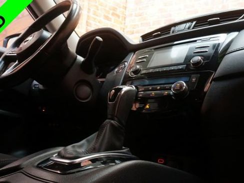 Used 2017 Nissan Rogue SV image 50