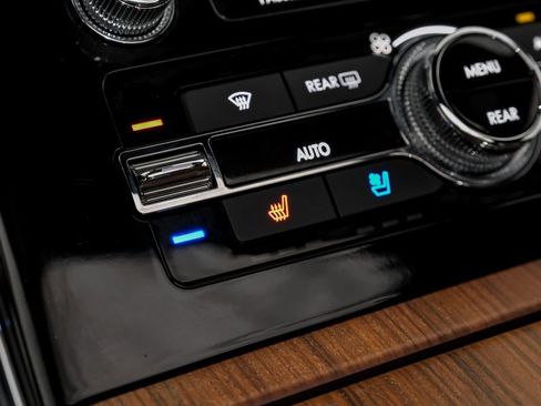 Used 2023 Lincoln Navigator Reserve image 22