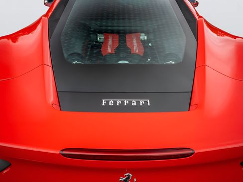 Used 2016 Ferrari 488 GTB RWD image 18