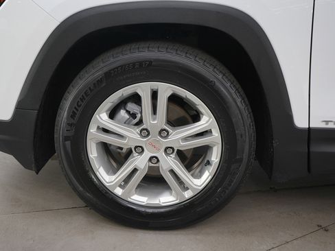 Used 2024 GMC Terrain SLE FWD image 25
