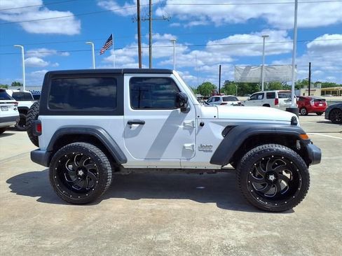 Used 2018 Jeep Wrangler Sport image 5