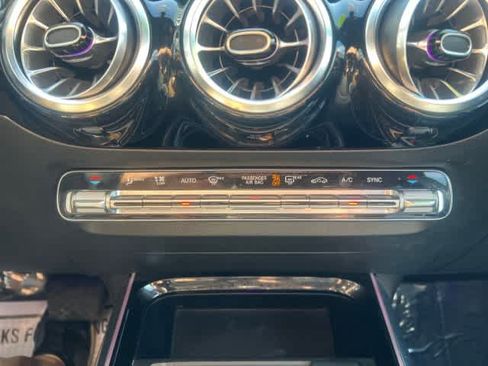 Used 2022 Mercedes-Benz GLA 250 image 30