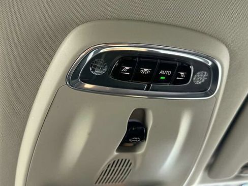 Used 2021 Volvo XC60 T5 Momentum image 39