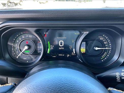 Used 2024 Jeep Wrangler Unlimited w/ Convenience Group image 18