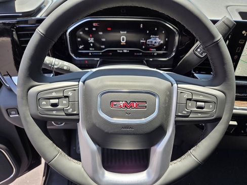 New 2025 GMC Sierra 1500 Elevation image 10