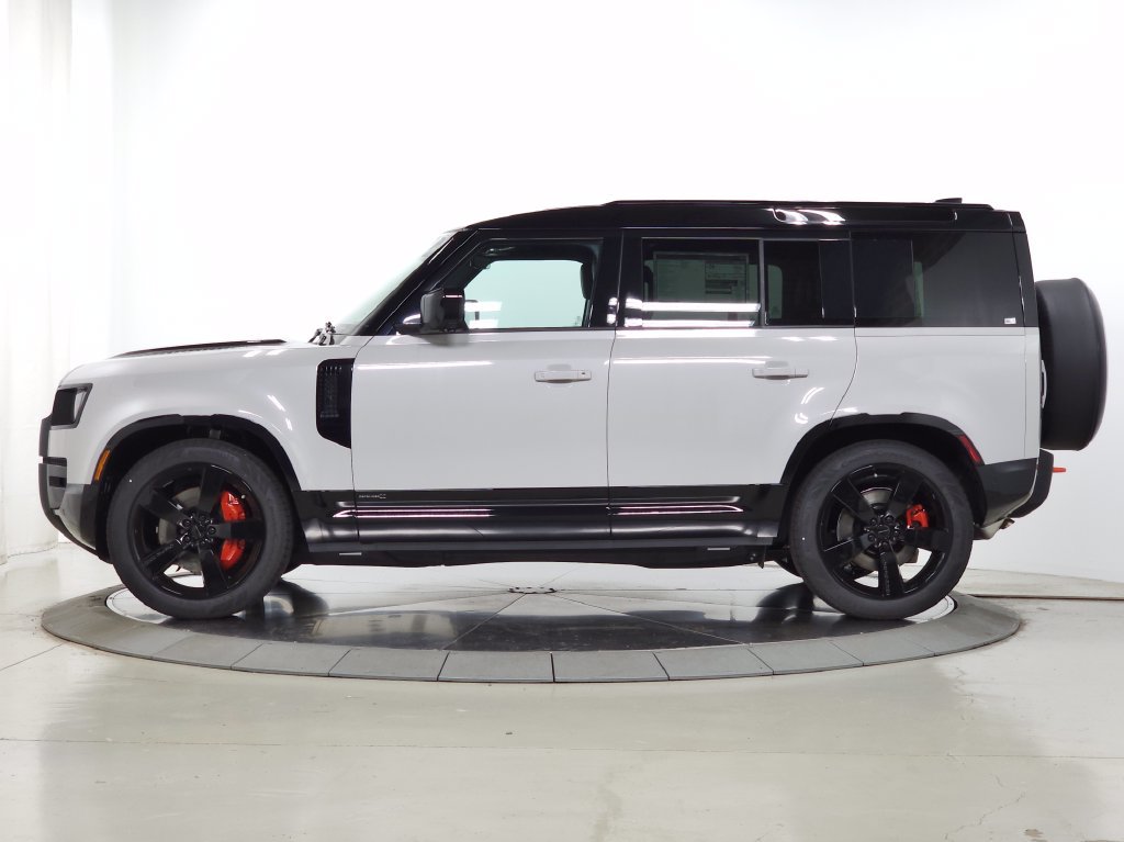 Used 2026 Land Rover Defender 110 X AWD/4WD image 2