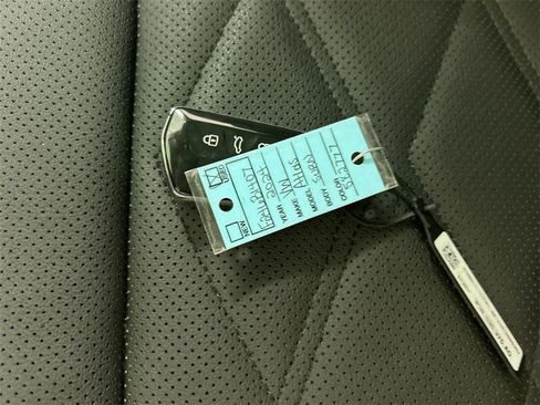 Certified 2024 Volkswagen Atlas Peak Edition SE image 19