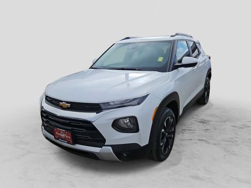 Used 2023 Chevrolet TrailBlazer LT w/ Convenience Package image 1