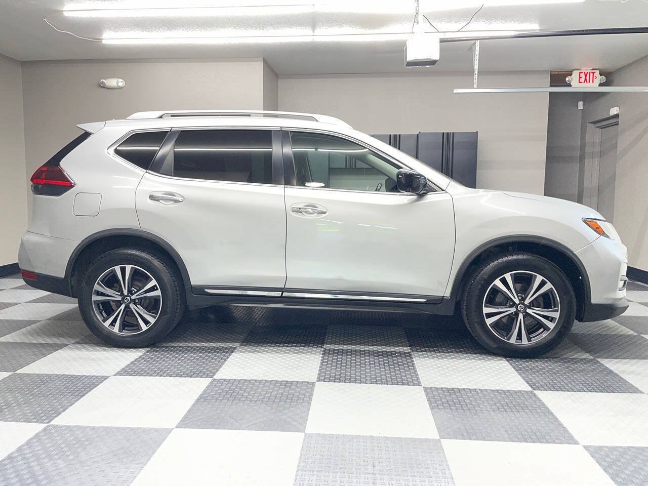 Used 2018 Nissan Rogue SL AWD/4WD image 7