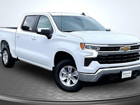 Used 2026 Chevrolet Silverado 1500 LT AWD/4WD image 3