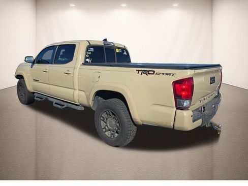 Used 2016 Toyota Tacoma TRD Sport w/ Premium & Technology Package image 7